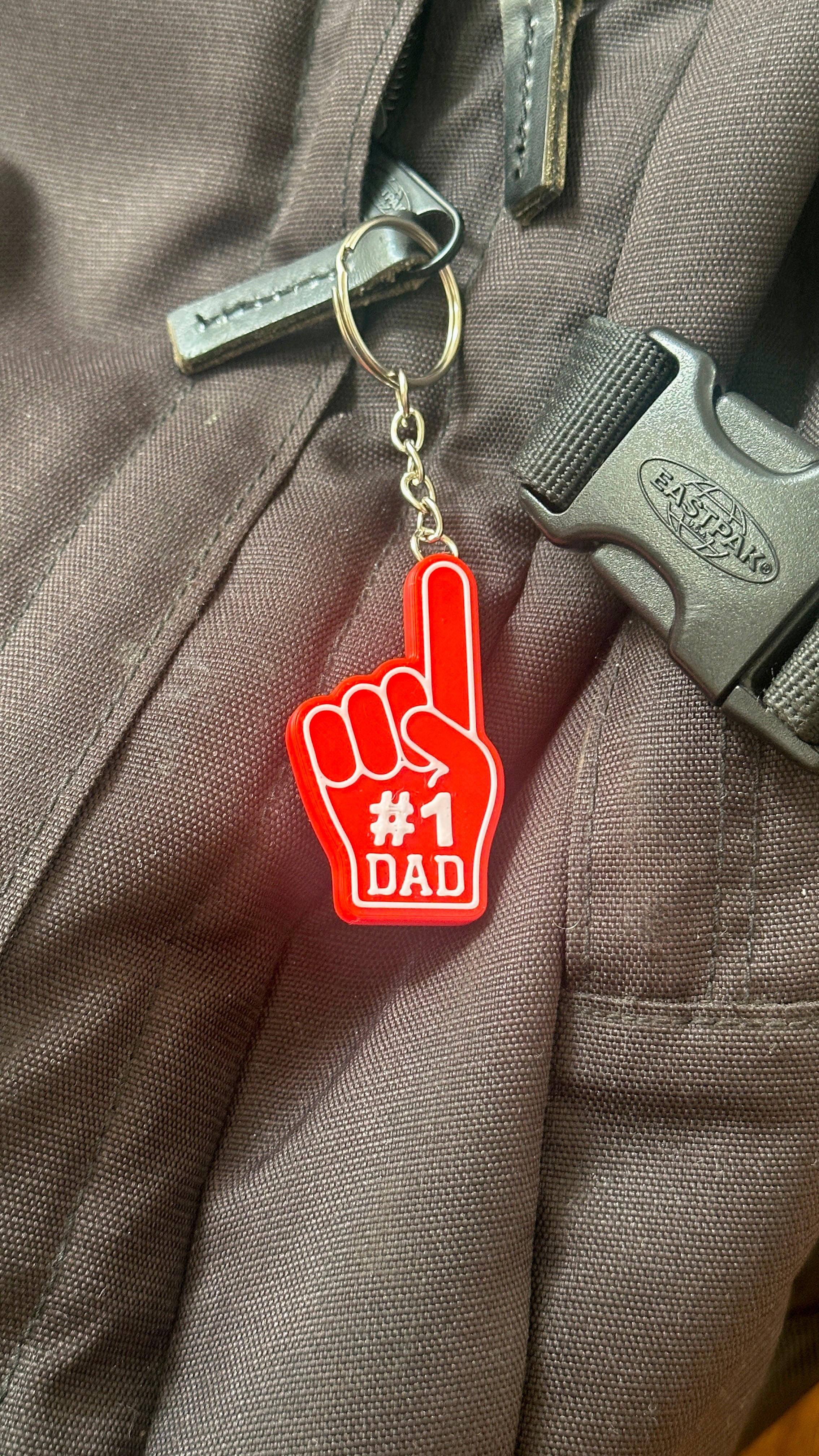 Foam Finger Keychain | Personalised Sports Fan | Custom Text Varsity Gift | Dad Mum Coach | Team Spirit | Personalised #1 Fan | Graduation